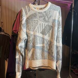 Vintage 80s Towne by London Fog Geometric Abstract Knit Sweater